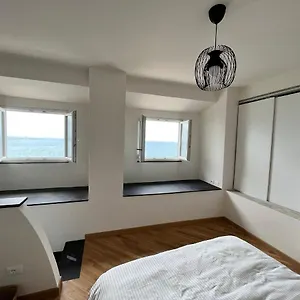 Brand New With Seaview & Private Parking Genua